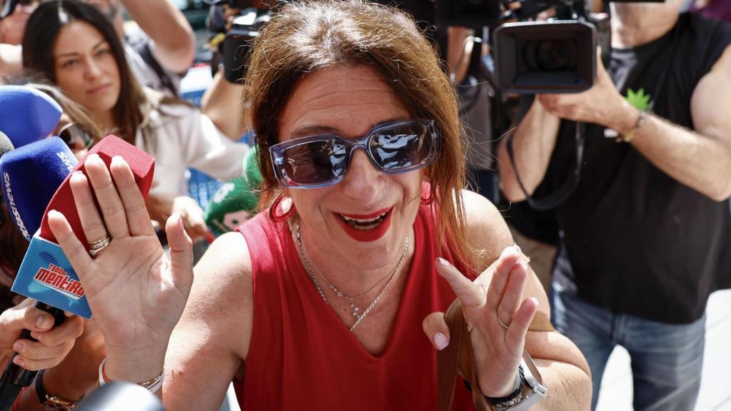 La ya exmilitante socialista Leire Díez este martes entrando en la sede del PSOE en la calle Ferraz.