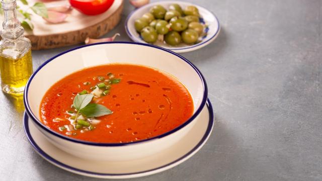 Un plato de gazpacho