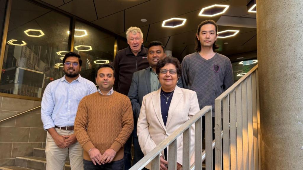 El equipo de la Escuela de Ingeniería de RMIT que ha desarrollado el nuevo hormigón