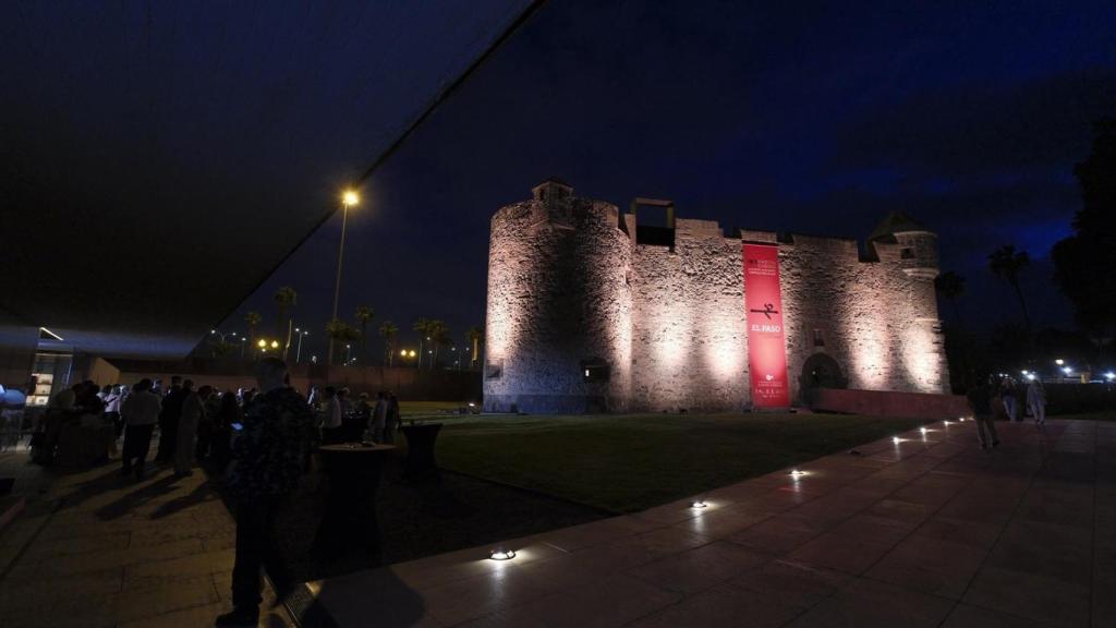Castillo de la Luz en la inauguración de la muestra 'El Paso. Vanguardia y Compromiso'.
