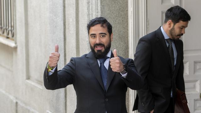 El eurodiputado y líder de Se Acabó La Fiesta (SALF), Luis 'Alvise' Pérez, a su llegada al Tribunal Supremo este viernes.