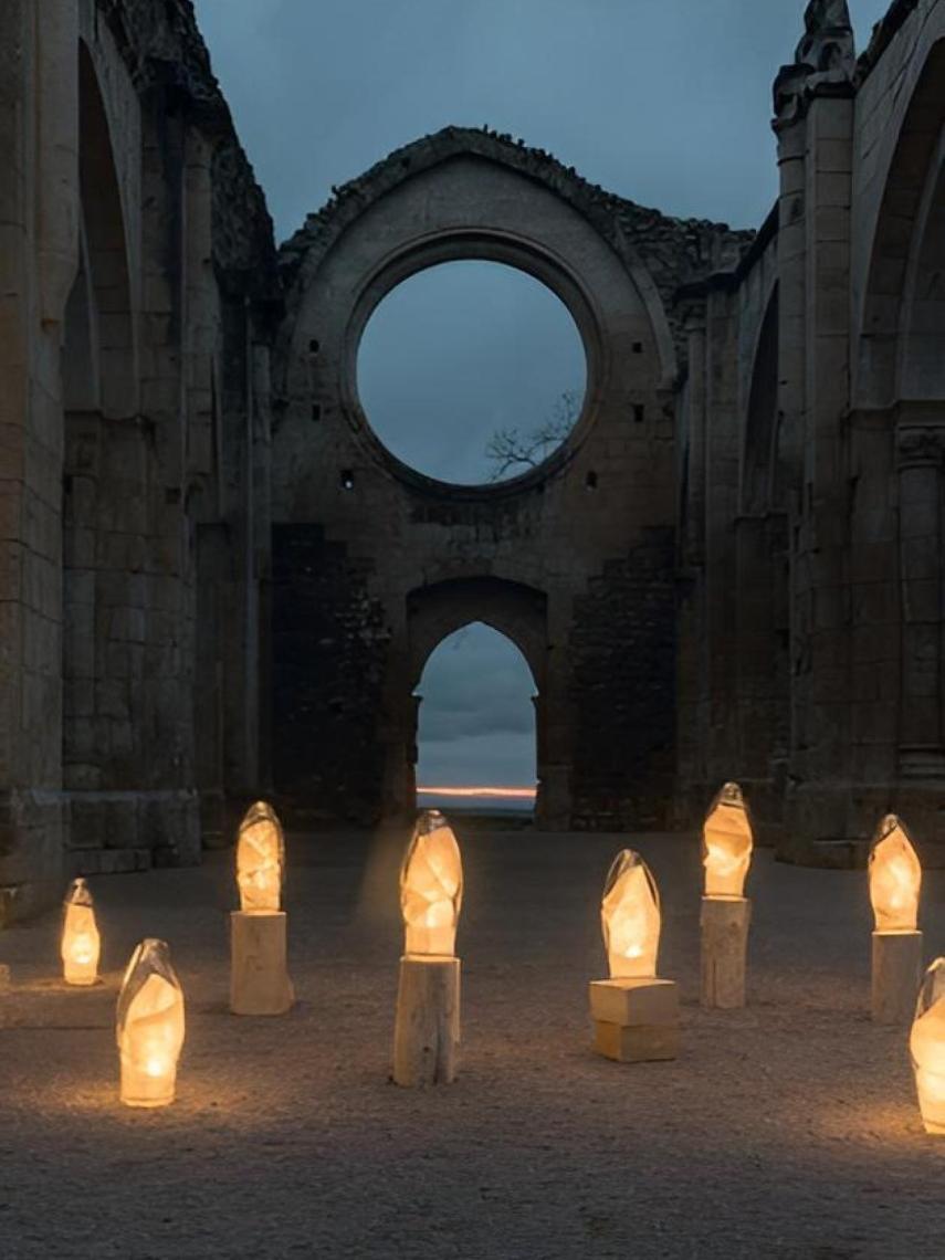 Seda, fotografiada en el Monasterio de Santa María de la Sierra, en Segovia, donde se sitúa el taller de Ábbatte.