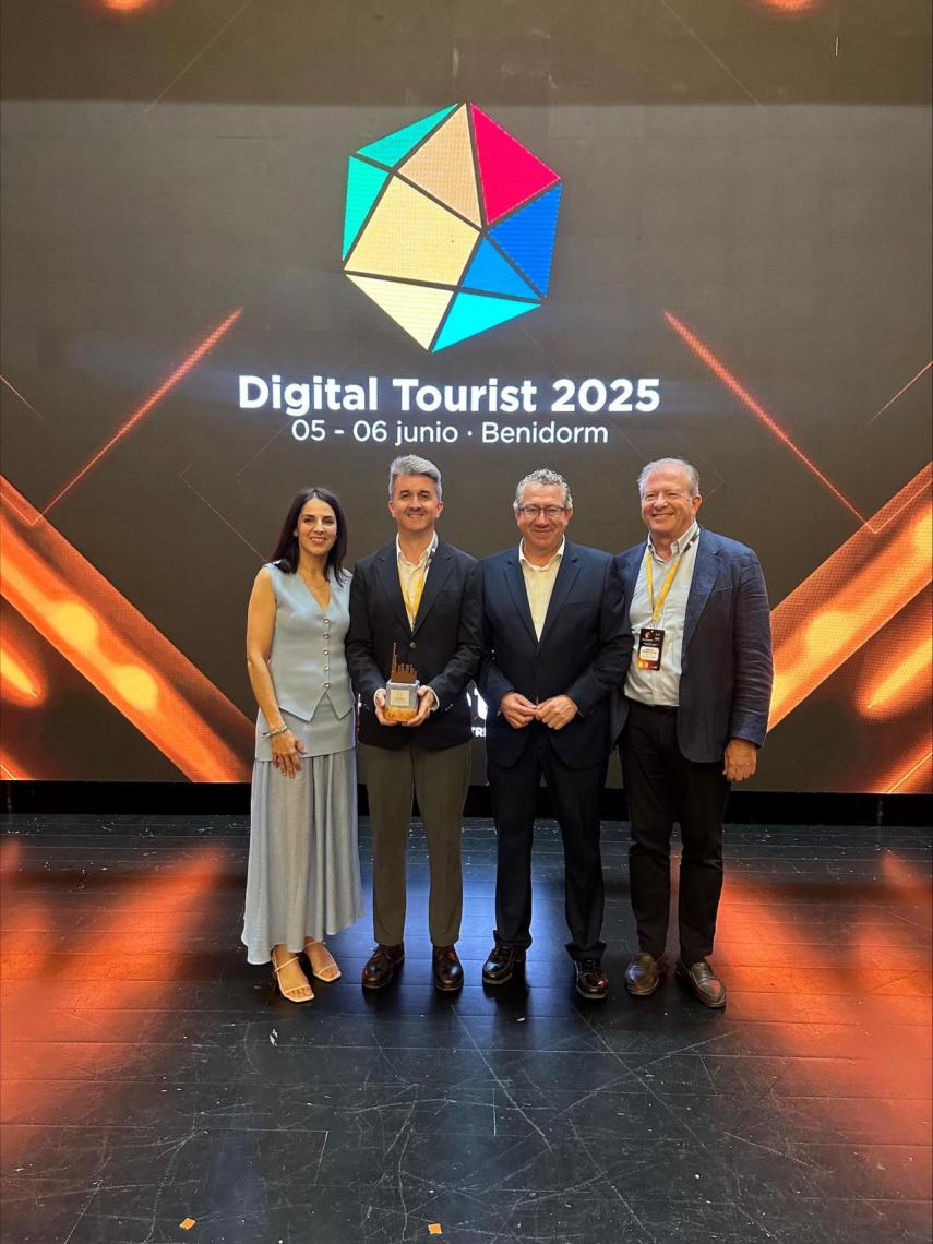 Ignacio Llopis, Managing Director de IoTsens, recoge el premio