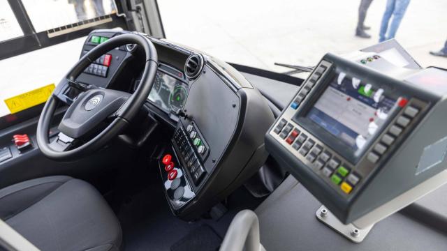 El volante de un autobús.