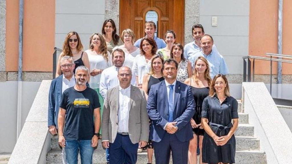 Los consejeros del Consell de la Cerdanya, enter alcaldes y concejales, el día en el tomaron posesión.