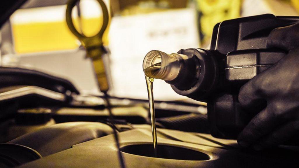 Ni aceite sintético ni filtros de alto rendimiento: esta modificación optimiza tu coche y reduce los gastos