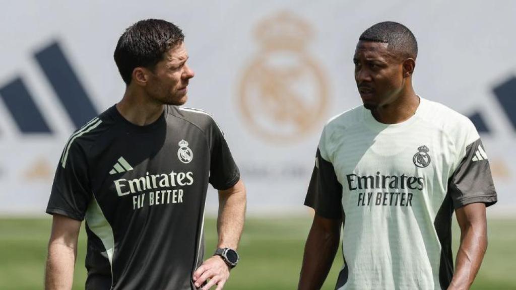 Xabi Alonso and Alaba, in Real Madrid training