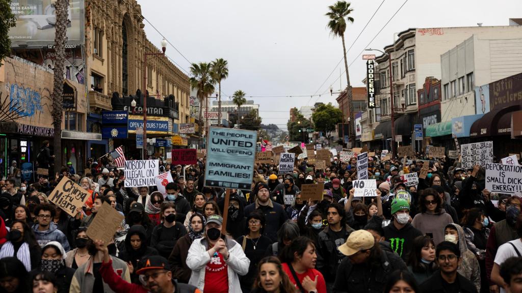 Protesta este lunes en San Francisco contra la política migratoria de Trump.