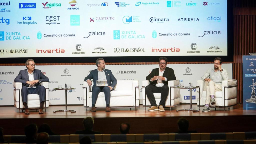 Moderador y participantes de la mesa redonda 'Innovación tecnológica en Galicia'