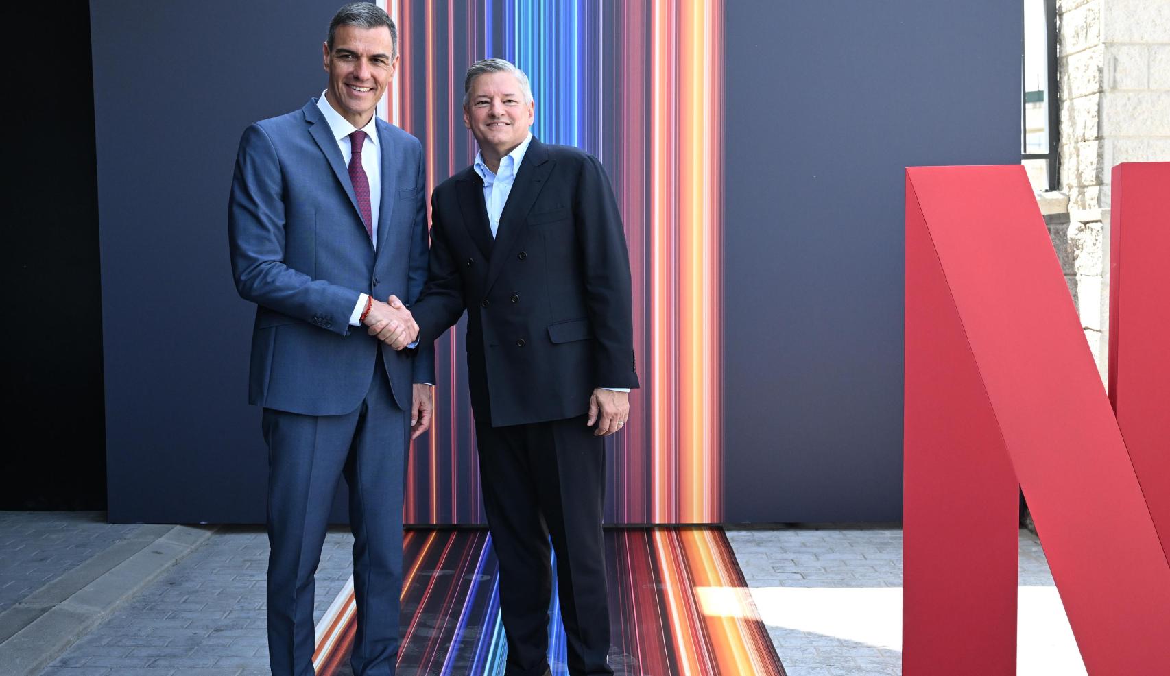 El presidente del Gobierno, Pedro Sánchez y Ted Sarandos, coCEO de Netflix