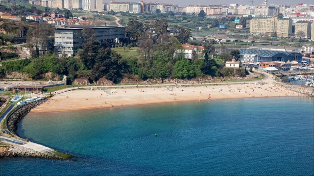 Imagen aérea de la playa de Oza de A Coruña