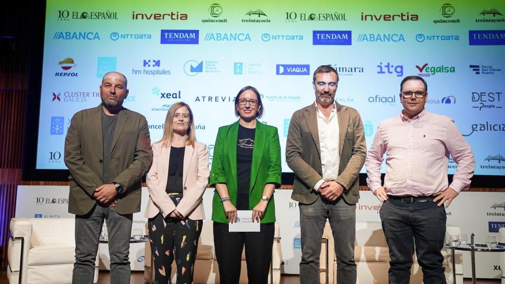 De izquierda a derecha: Kin Martínez, Henar López, Ana Méndez, Jorge Pallarés y Manuel Costiña en el IV Foro Económico 'La Galicia que viene'