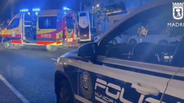 Policía Municipal y Samur en el paseo de las Delicias.