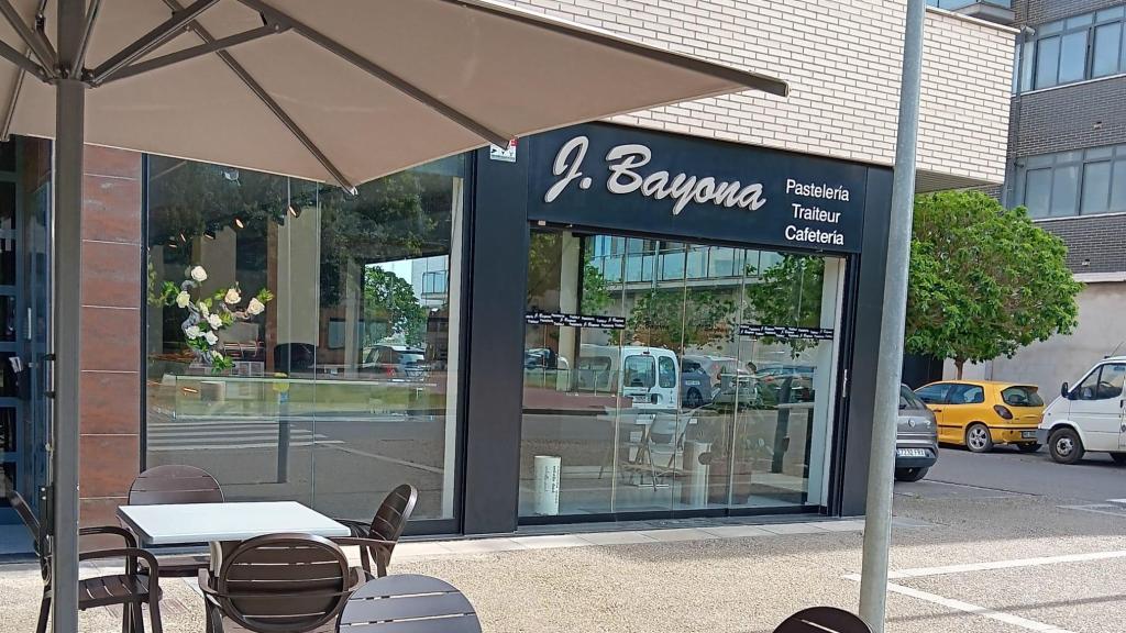 Exterior de la pastelería.