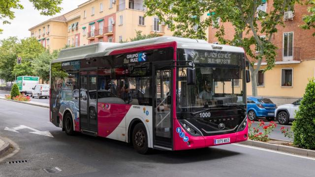 Autobús en Toledo. Foto: Javier Longobardo.