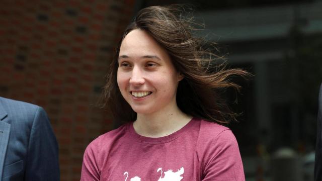 La científica rusa Kseniia Petrova, investigadora asociada de la Universidad de Harvard, tras ser liberada de la custodia federal estadounidense.