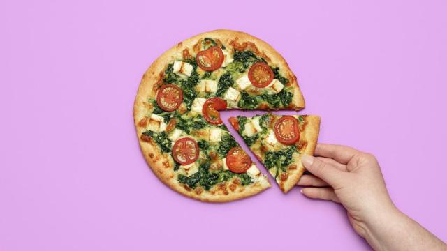 Una pizza.