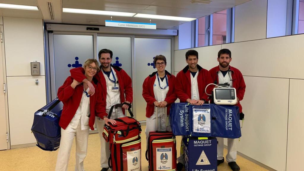 El equipo del programa ECMO del Hospital Universitario Vall d'Hebron en una imagen cedida.