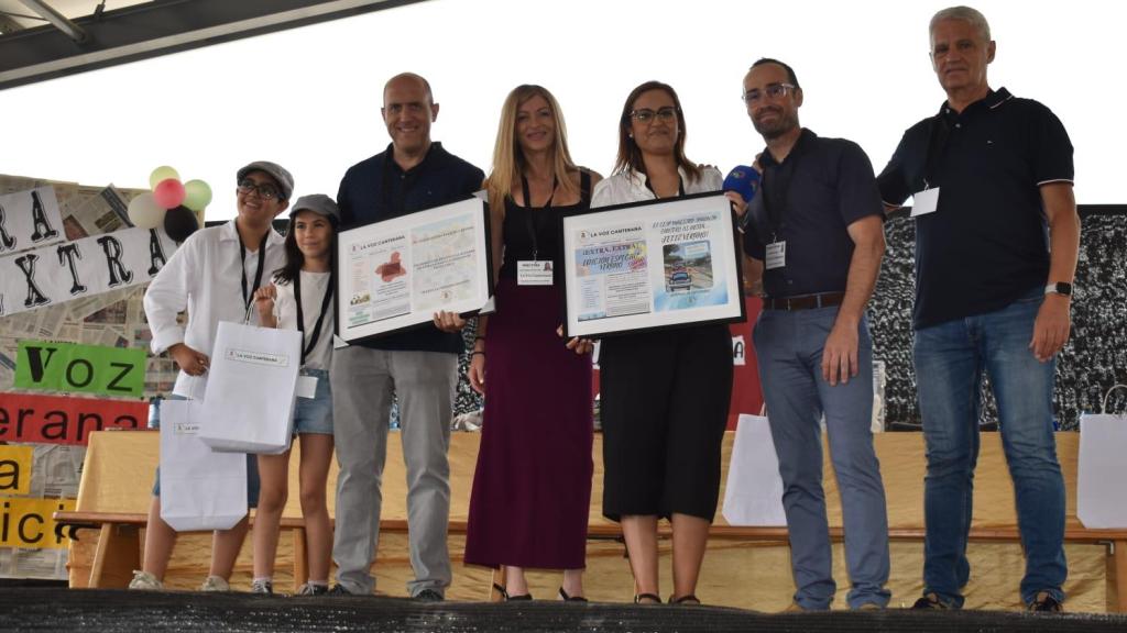 La directora del Colegio Maestro Joaquín Cantero de Las Torres de Cotillas, María Cristina Fuster, la docente y coordinadora de La Voz Canterana, Maribel Navarro, el periodista de El Español Jorge García Badía y el director de la emisora Onda 92 y profesor de la Universidad de Murcia, José Antonio Sánchez, José Antonio Sánchez, este viernes, durante la clausura del proyecto.