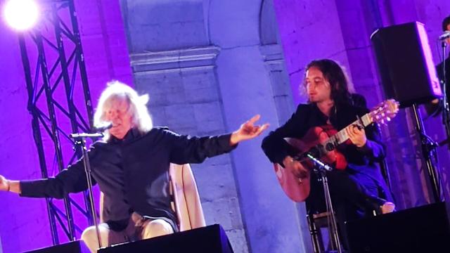 José Mercé y uno de sus guitarristas, este sábado en el Monasterio de Uclés.