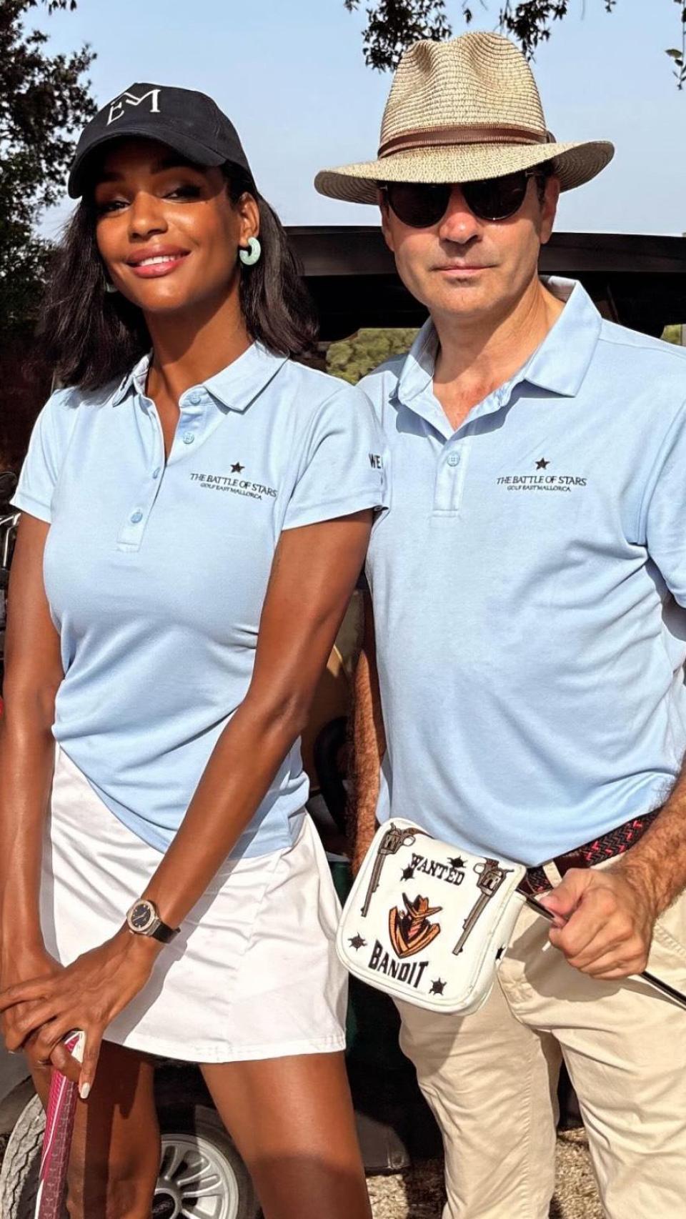 Enrique Ponce, posando con Liz Emiliano, la semana pasada.
