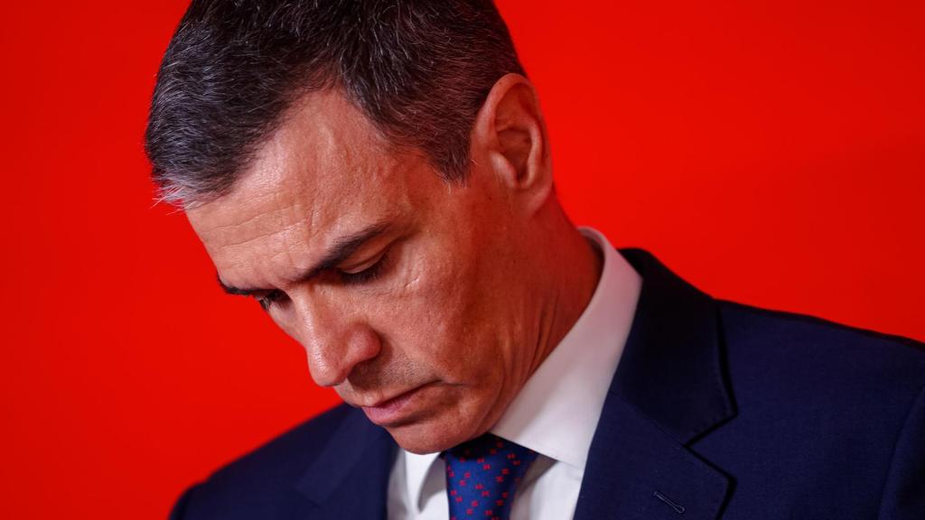 El presidente del Gobierno y líder del PSOE, Pedro Sánchez, este lunes en la sede de Ferraz.