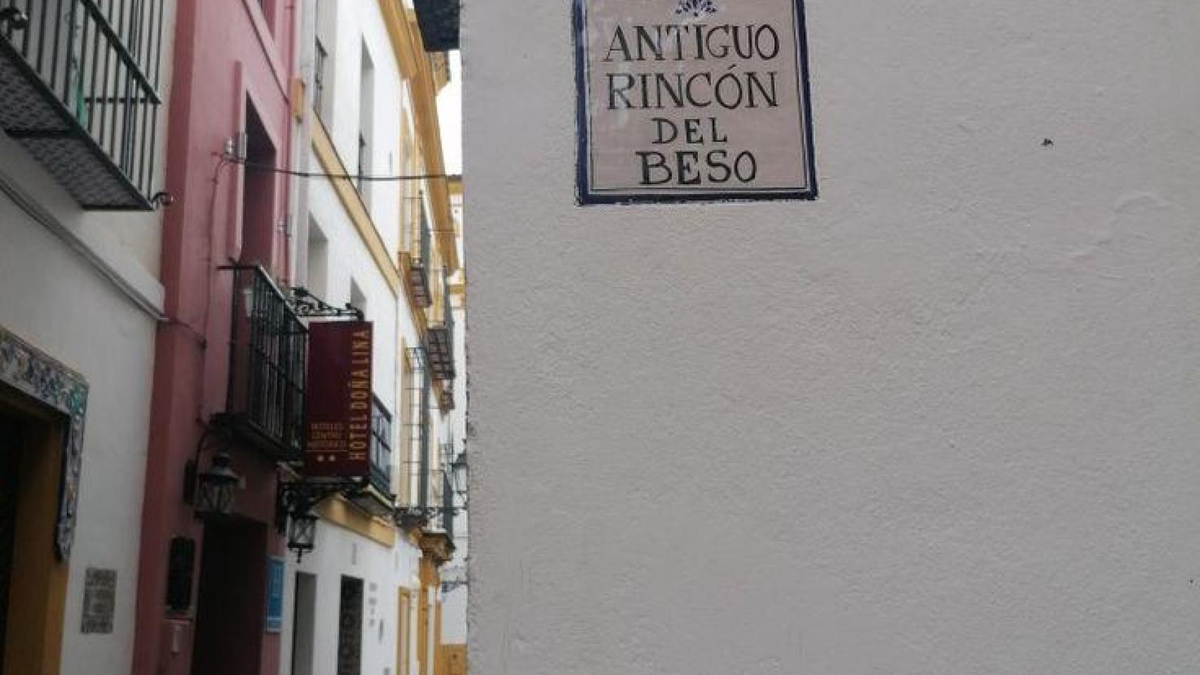 La esquina de Sevilla en la que se encuentra el Antiguo rincón del beso.