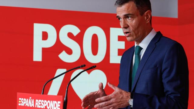 El presidente del Gobierno y secretario general del PSOE, Pedro Sánchez, este lunes en Ferraz.