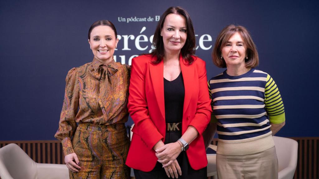 Cruz Sánchez de Lara y Charo Izquierdo, junto a la invitada de la semana.