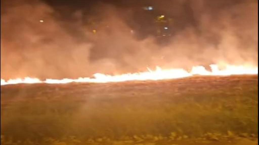 Incendio en una parcela junto al HUT.