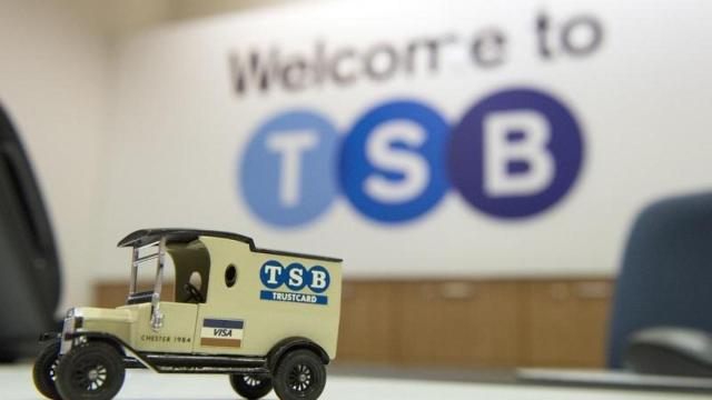 El interior de una oficina de TSB.