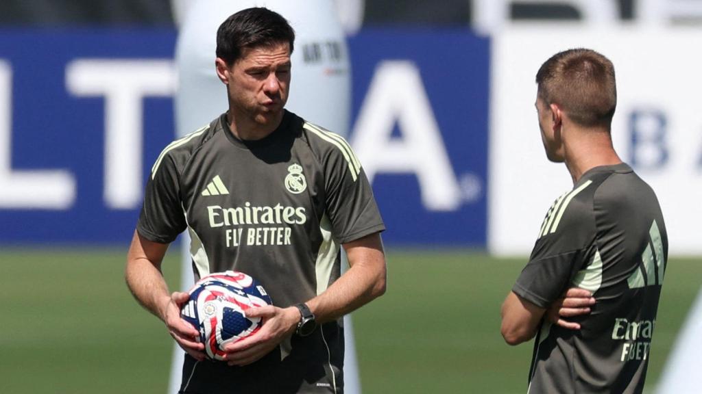 Xabi Alonso, durante un entrenamiento con el Real Madrid.