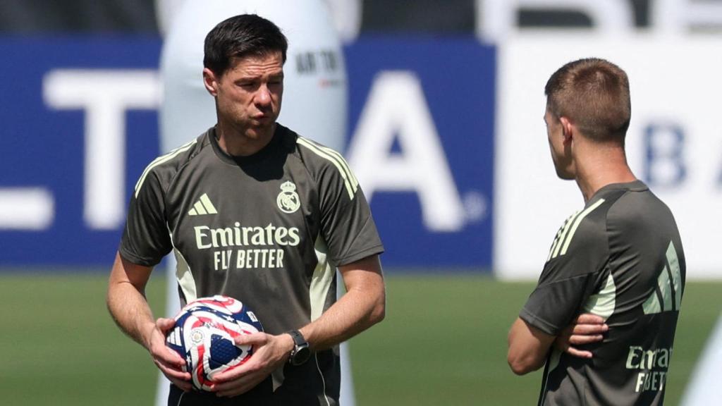 Xabi Alonso, durante un entrenamiento con el Real Madrid