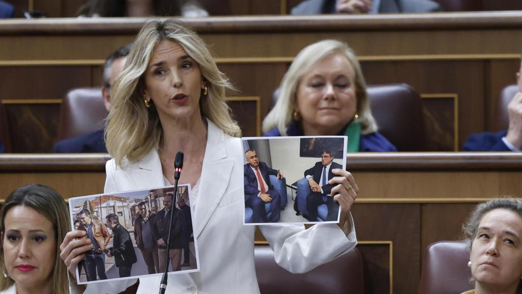 El "todo quedará en nada" de Cayetana Álvarez de Toledo que planea sobre el  PSOE: el augurio de su "extinción" por "sumisión"