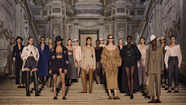 Posado final del desfile Crucero 2026 de Max Mara.