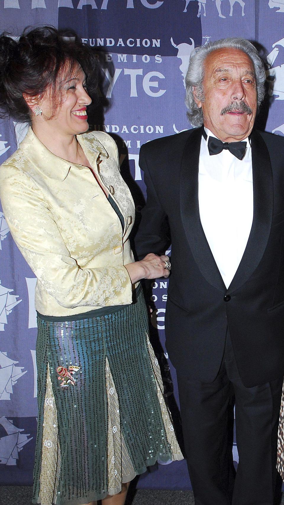 Manolo Zarzo con su segunda esposa, Pilar, en un acto público.