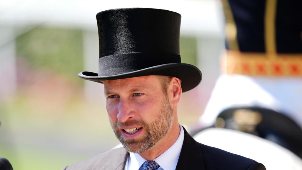 El Príncipe de Gales ha sido visto en las carreras de Ascot sin la compañía de su esposa, Kate Middleton.