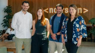 La directora general de Wayra, Paloma Castellanos, junto a responsables de Norrsken Barcelona.