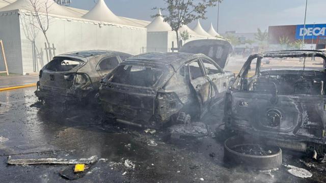 Coches calcinados.