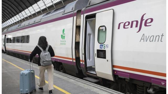 Tren del servicio Avant de Renfe.