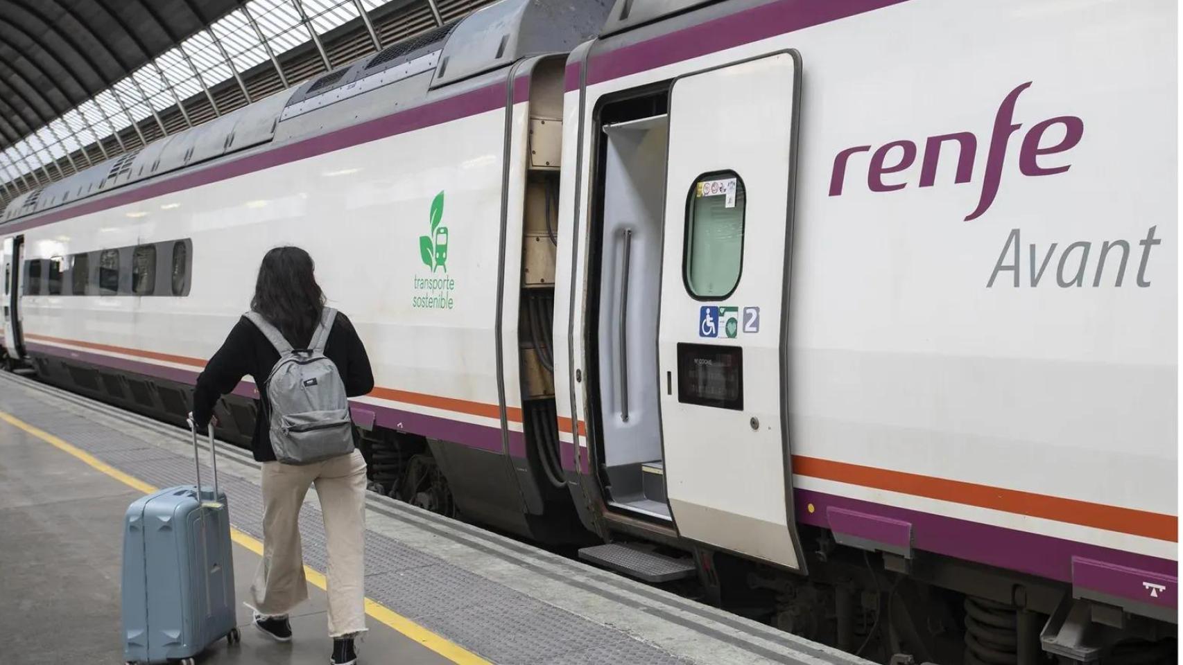 Tren del servicio Avant de Renfe.