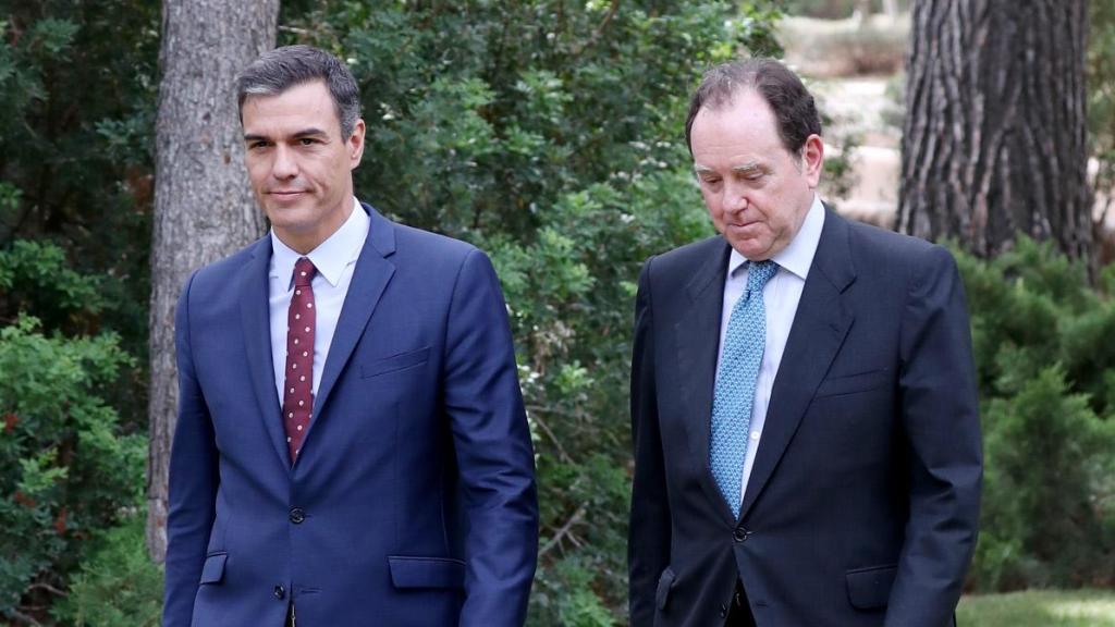 Jaime Alfonsín, con el presidente del gobierno, Pedro Sánchez, en una foto de agosto de 2019.