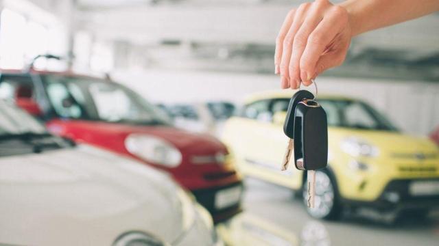 Este es el error que puede costarte cientos de euros al alquilar un coche este verano: muchas personas lo cometen en España