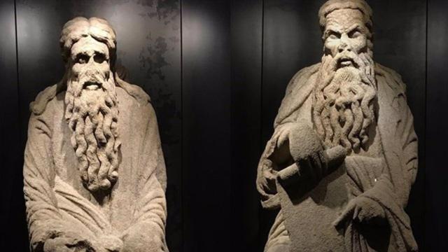 Estatuas de Isaac y Abraham, obras del Mestre Mateo.