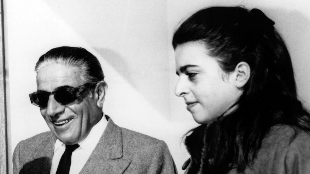 Aristóteles Onassis, con su hija Christina, en 1969.