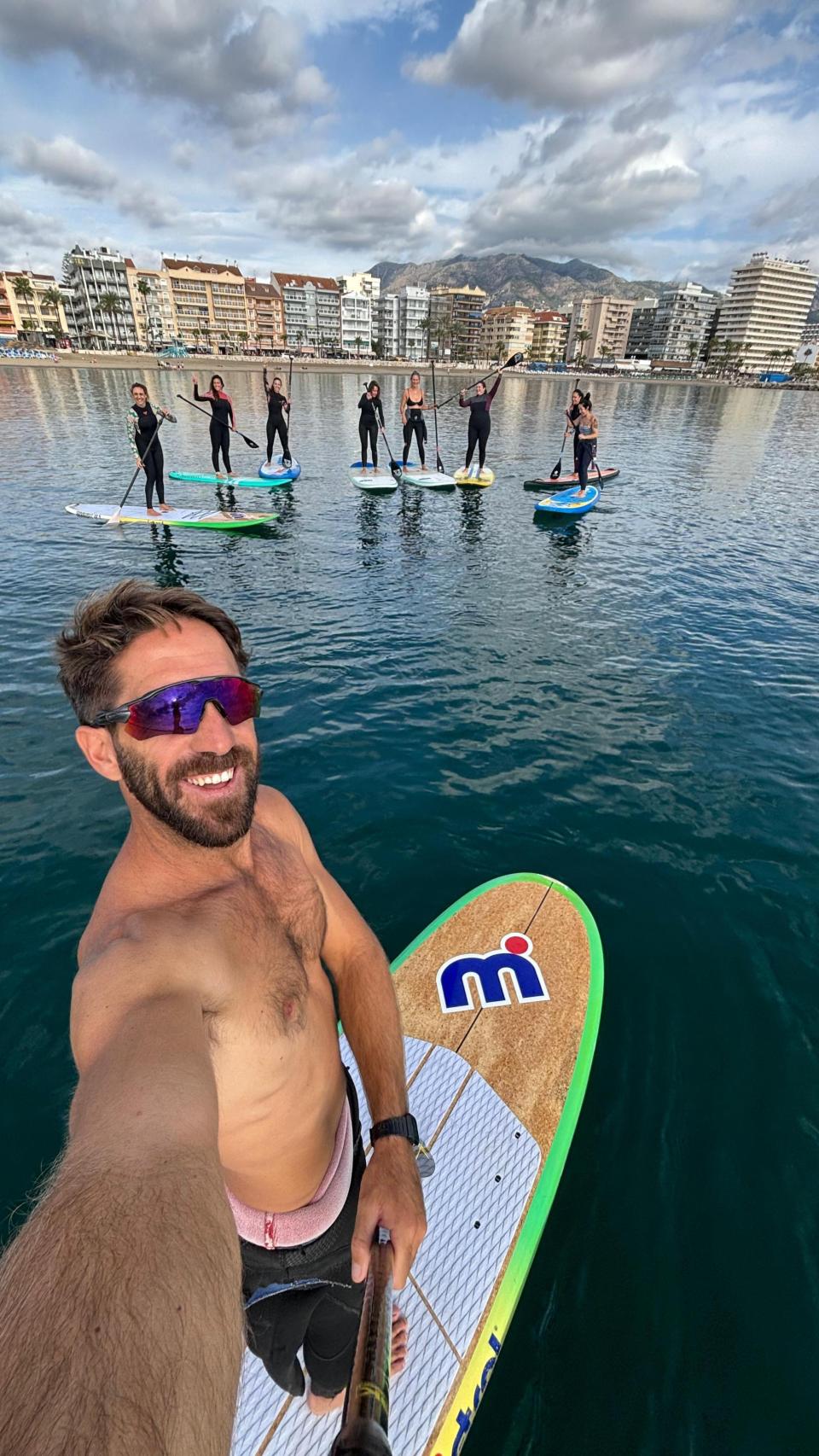 Lolo, en una sesión de paddle surf.