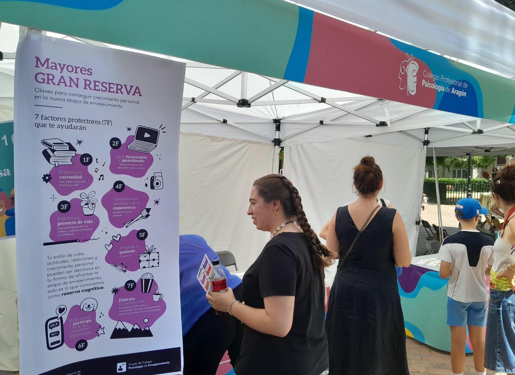 Puesto informativo del Grupo de Psicología del Envejecimiento.