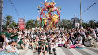 Foto de familia con todos los festeros de Barver Els Antigons.