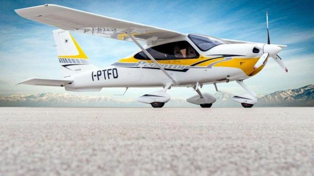 Imagen de archivo de un avión ultraligero.