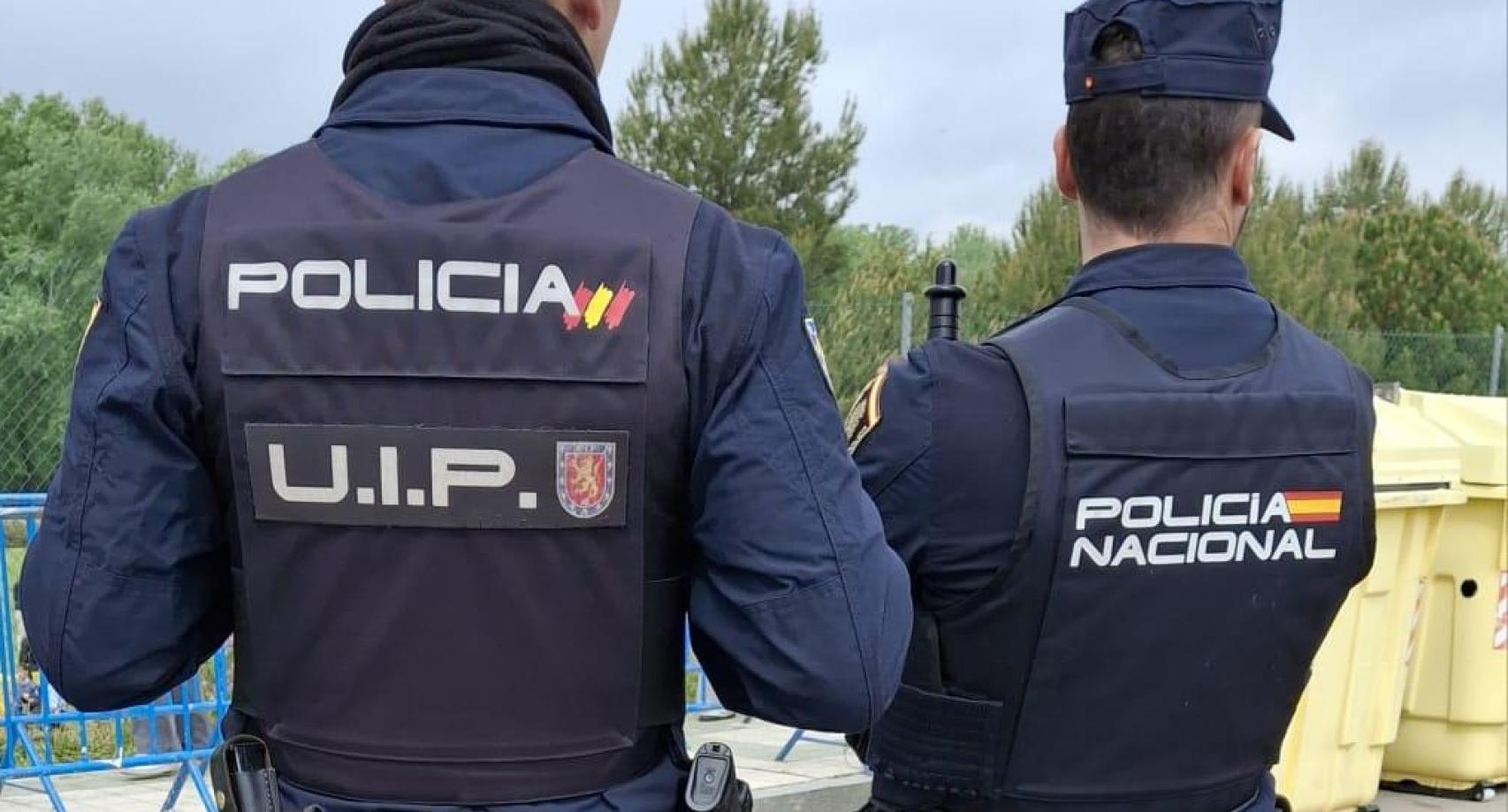 Dos agentes de la Policía Nacional en una imagen de archivo.